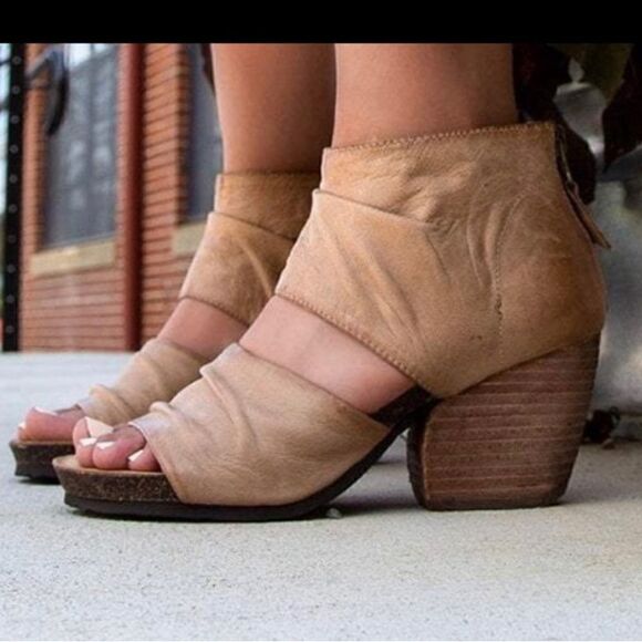 OTBT Patchouli Heeled Leather Sandal Cream - 8.5 - New in Box w/out top - Picture 2 of 12